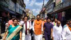 Bihar News : बीजेपी प्रदेश अध्यक्ष संजय सरावगी का बांका में हुआ जोरदार स्वागत, कार्यकर्ताओं ने जेसीबी से की पुष्पवर्षा, 101 लड्डू से तौला 
