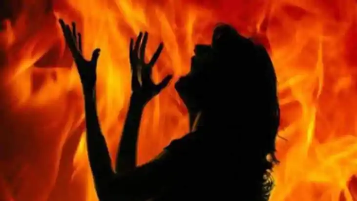 नवादा में 18 वर्षीय युवती की संदिग्ध परिस्थिति में जलने से म