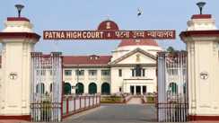Bihar News : पटना हाईकोर्ट का बड़ा फैसला: मधेपुरा डीएम से अधिवक्ता को जारी अवमानना नोटिस किया रद्द, कहा भूमि अर्जन प्राधिकारी को अधिकार नहीं