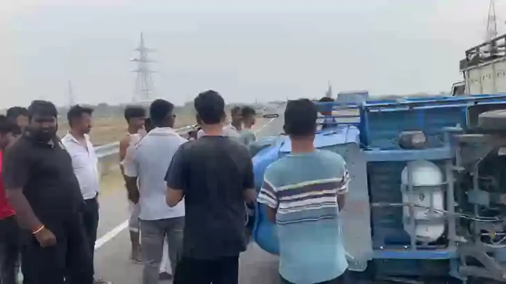 बाढ़ में खुशियां मातम में बदलीं: शादी की खरीदारी करने जा रहे