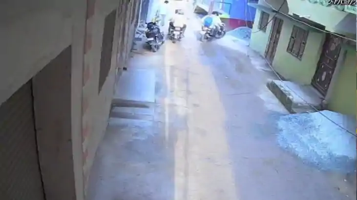 Arrah Chain Snatching Captured on CCTV Woman Injured