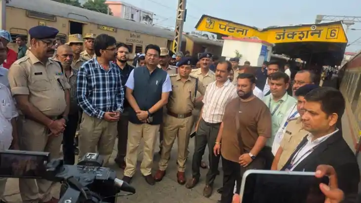 Bihar Rescues 100 Maharashtra Pilgrims Stranded in Nepal Flo