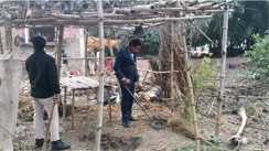 Bihar Crime : थावे मंदिर चोरी कांड: जमीन के नीचे से SIT ने अष्टधातु की मूर्तियां की बरामद, आरोपी की पत्नी और मां समेत 4  को किया गिरफ्तार 