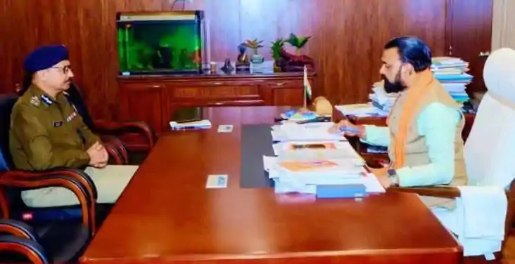 सफेदपोश अपराधियों पर शुरू हुई सम्राट की  पुलिस की कार्रवाई, 