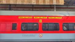 अमृतसर मेल और राजेंद्र नगर एक्सप्रेस रास्ता भटकीं, धनबाद की बजाय भागलपुर-किउल रूट से निकलीं; डीआरएम हावड़ा ने 'X' पर खोला दानापुर रेल मंडल का कच्चा चिट्ठा