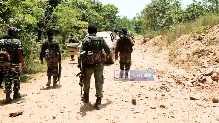 Jharkhand News : झारखंड पुलिस ने नक्सली पति पत्नी को किया गि