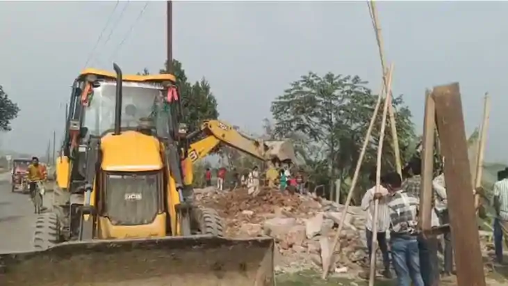 Bihar News: महानंदा की जमीन पर कब्जे का खेल खत्म, प्रशासन के