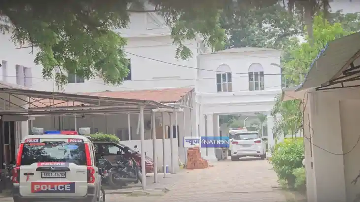 Lalu Family Vacates Rabri Residence Key Handover Still Pendi
