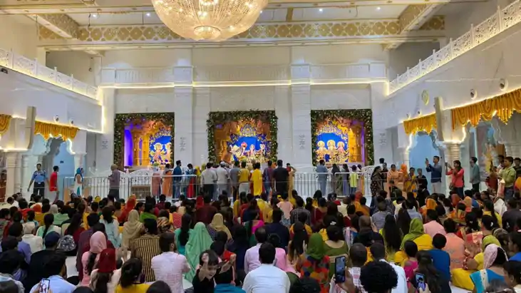 पटना इस्कॉन मंदिर में धूमधाम से मना देव पूर्णिमा: सहस्र जल स