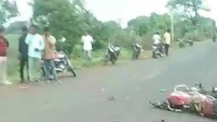Bihar Road Accident: अगरबत्ती लदी पिकअप बनी काल, बाइक सवार क