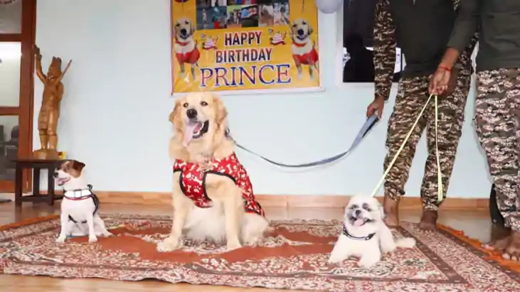 Happy Birthday : CRPF की 159 बटालियन में गूंजा 'हैप्पी बर्थड