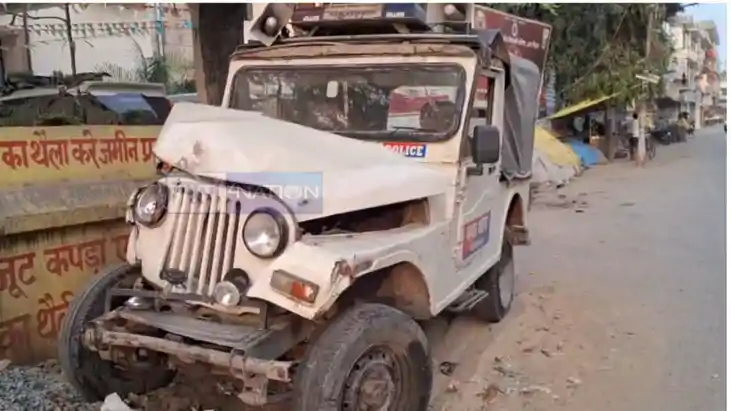Speeding Truck Hits Police Jeep 3 Officers Injured