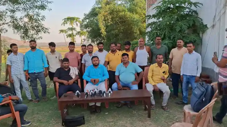 Gaya Crime - पुलिस और सरपंच के बीच मारपीट, सरपंच सहित 12 लोग Gaya Crime - पुलिस और सरपंच के बीच मारपीट, सरपंच सहित 12 लोग