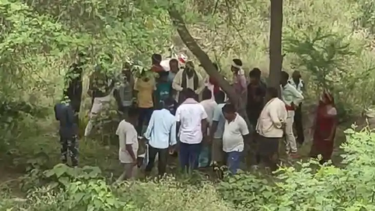 Bihar Crime - विक्रमशिला सेतु के पास खाई से युवक का शव बराम Bihar Crime - विक्रमशिला सेतु के पास खाई से युवक का शव बराम