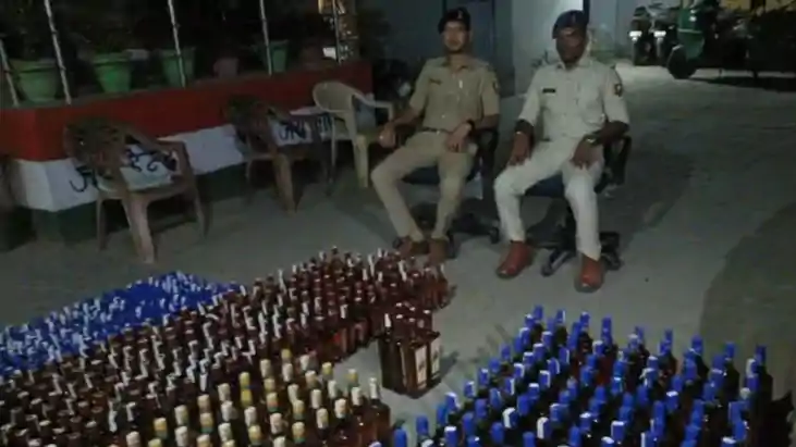 मुजफ्फरपुर में शराब माफियाओं पर पुलिस का 'सर्जिकल स्ट्राइक':