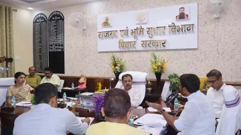 मठ-मंदिरों की जमीन की सुरक्षा सरकार की प्राथमिकता, अतिक्रमण हटाने के लिए बनेगा स्पेशल सेल : डॉ. दिलीप जायसवाल