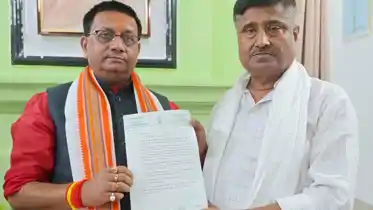 कांटी विधायक अजीत कुमार ने पथ निर्माण मंत्री को सौंपा ज्ञापन, क्षेत्र की 3 प्रमुख सड़कों के जीर्णोद्धार की मांग
