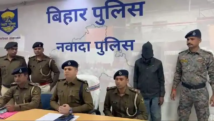 पत्नी के सीने में उतारी थी गोली, पुलिस ने 12 घंटे में आरोपी 