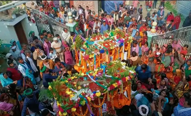 सड़क हादसे में शिक्षिका और उनके पति का निधन, दोनों की एक साथ