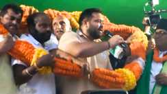 Bihar Election 2025 : मधेपुरा में तेजस्वी ने चुनावी सभा को किया संबोधित, कहा- कुर्सी बचाने में समय बिता रही NDA सरकार 