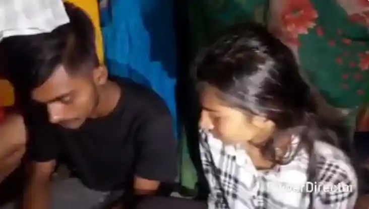 Love affair  - रात के अंधेरे में रोमांस कर रहे प्रेमी जोड़े  Love affair  - रात के अंधेरे में रोमांस कर रहे प्रेमी जोड़े