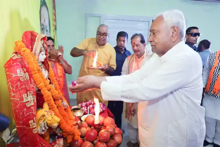 Navratri - मुख्यमंत्री नीतीश कुमार ने उप-मुख्यमंत्री के आवास Navratri - मुख्यमंत्री नीतीश कुमार ने उप-मुख्यमंत्री के आवास