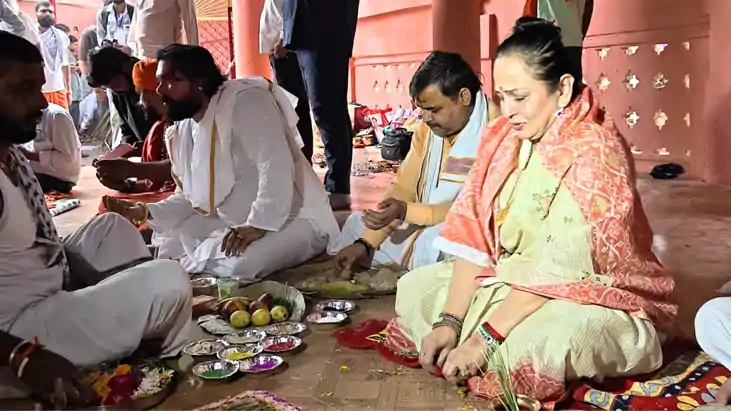 Pitrupaksh Mela 2026 : गया जी में बालासाहेब ठाकरे की बहू स्म