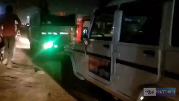 BIHAR POLICE - बीच रास्ते पुलिस की गश्ती गाड़ी हुई बंद, हटान BIHAR POLICE - बीच रास्ते पुलिस की गश्ती गाड़ी हुई बंद, हटान
