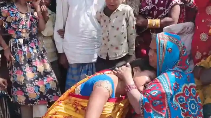 Bihar News : बेतिया में तेज आंधी पानी ने मचाया तांडव, ई-रिक्