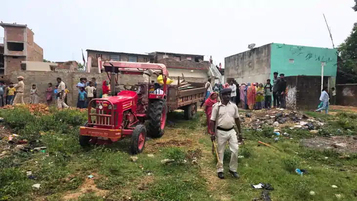 Bihar News : बांका में सारिक हत्याकांड में फरार अभियुक्तों क