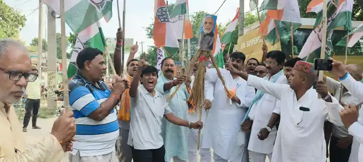 Bihar politics - पटना कांग्रेस कार्यालय में तोड़फोड़ का जताय