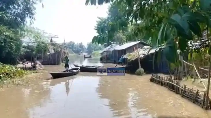 Katihar Flood Villagers Forced Out as Ganga Swells