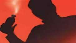 Bihar News : मोतीहारी में पैसे के लेनदेन के विवाद में हुआ तेजाब कांड, महाजन समेत एक ही परिवार के तीन लोग झुलसे, इलाज के लिए पटना और मुजफ्फरपुर रेफर