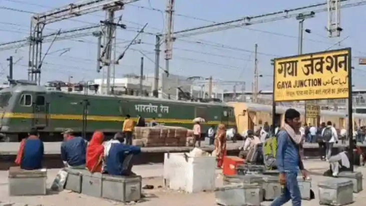 खाकी के वेश में लुटेरे! हावड़ा-बीकानेर एक्सप्रेस में जीआरपी 