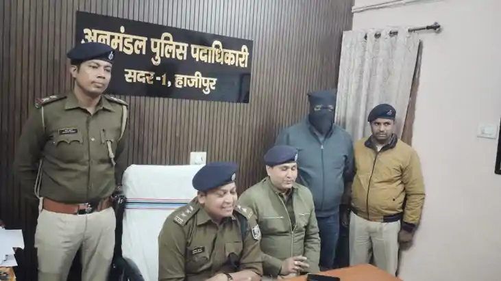 सड़क पर 'तालिबानी' इंसाफ: एक्सीडेंट के बाद युवक को चाकू से ग