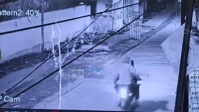 Bihar Crime : मुजफ्फरपुर के ठक्कर बप्पा हॉस्टल पर हुए फायरिंग का CCTV फूटेज आया सामने, सुबह सुबह गोलीबारी करते दिखे बाइक सवार बदमाश 