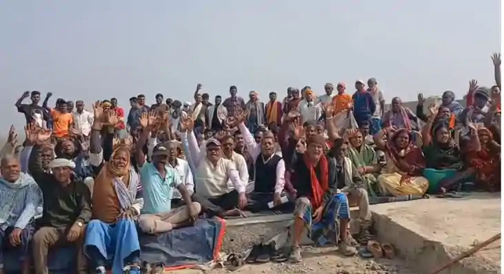 बच्चे भूखे मर जाएंगे: हवाई अड्डे के लिए कृषि भूमि देने से कि