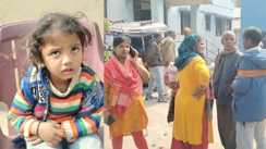 दहेज लोभियों की दरिंदगी -  गला दबाकर हत्या के बाद शव जलाने की थी तैयारी, ऐन वक्त पर पहुंची पुलिस, बच्ची से छीना मां का गोद