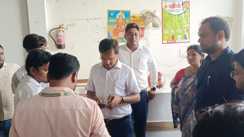 फर्जी क्लिनिक पर प्रशासन का बड़ा छापा: डॉक्टर फरार, ऑपरेशन के बाद भर्ती मिले 8 मरीज, अस्पताल सील