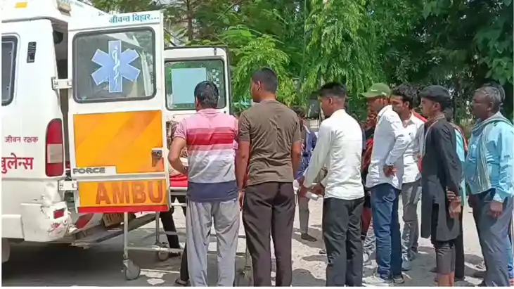 VTR जंगल से सटे इलाके में बाघ का हमला, बकरी चरा रहे व्यक्ति 