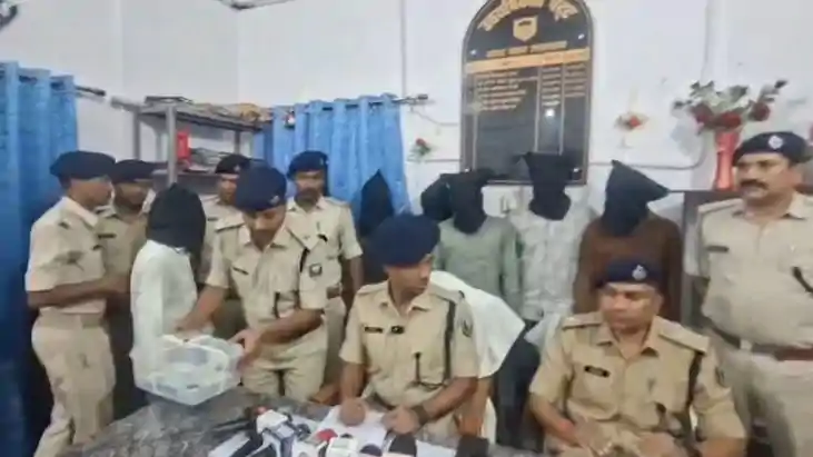 रोहतास पुलिस का बड़ा 'सर्जिकल स्ट्राइक': 7 कुख्यात अपराधी गिर