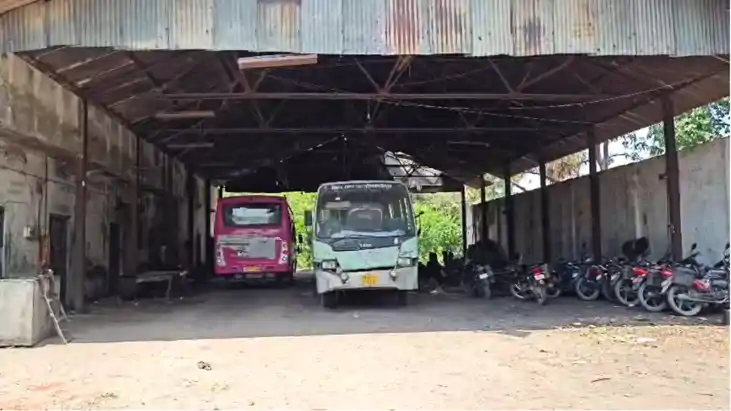 Bihar News : औरंगाबाद का सरकारी बस स्टैंड बना ‘नरक’, गंदगी क