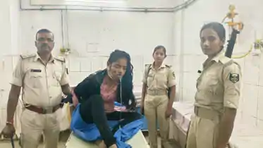 मुजफ्फरपुर में संदिग्ध स्थिति में बेहोश मिली महिला पॉलिटेक्निक की छात्रा : एसिड पीने की बात आ रही सामने, SKMCH में भर्ती