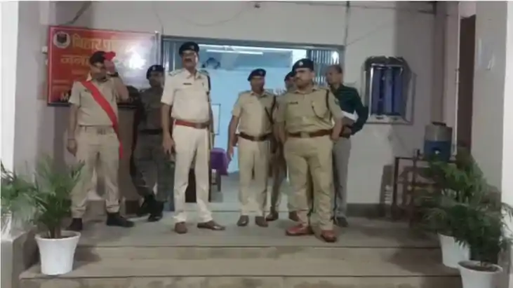 एसपी ने अमरपुर थाने का किया औचक निरीक्षण: जेल से छूटे अपराधि