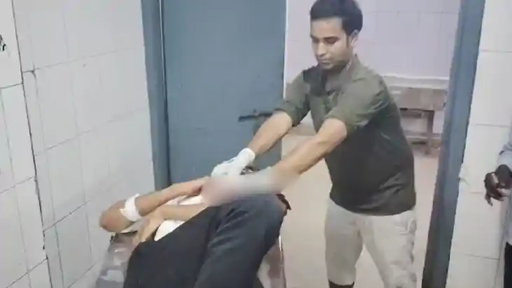 ओवरब्रिज के डिवाइडर से टकराकर बाइक सवार युवक की मौत, साथी की