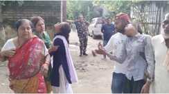 Bihar News : भोजपुर में चलती बाइक से गिरकर महिला की संदिग्ध मौत, बेटी ने पिता पर लगाया हत्या का आरोप; पोस्टमार्टम हाउस के बाहर हुआ हंगामा