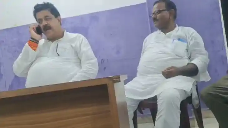नवादा में MLC प्रत्याशी दिलीप कुमार के साथ JDU नेता जयशंकर प