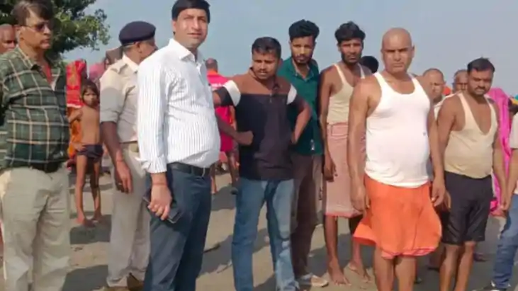 स्नान करने के दौरान कोसी नदी में डूबी 3 साल की बच्ची, गोताखो