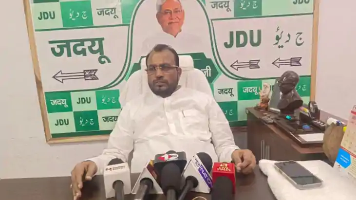 Digvijaya Nitish Remark Triggers Sharp JDU Counterattack