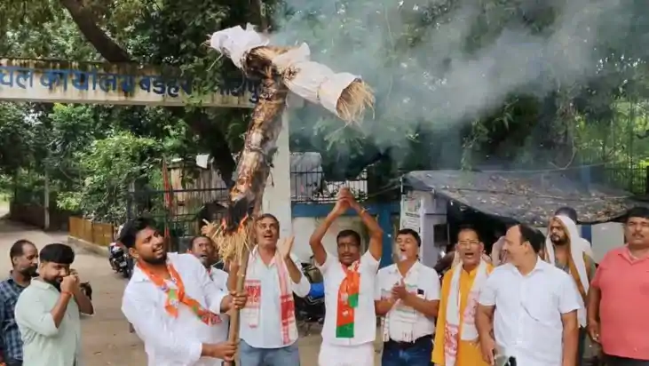 Bihar politics - पीएम मोदी की मां को गाली देने को लेकर थम नह